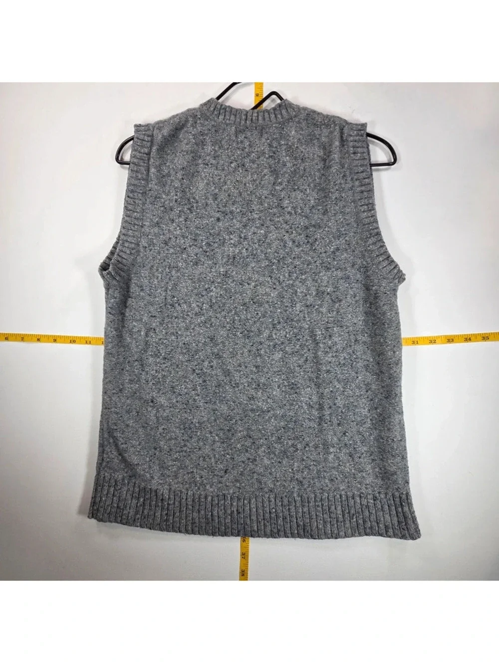 Banana Republic gray speckled wool-blend V-neck Medium